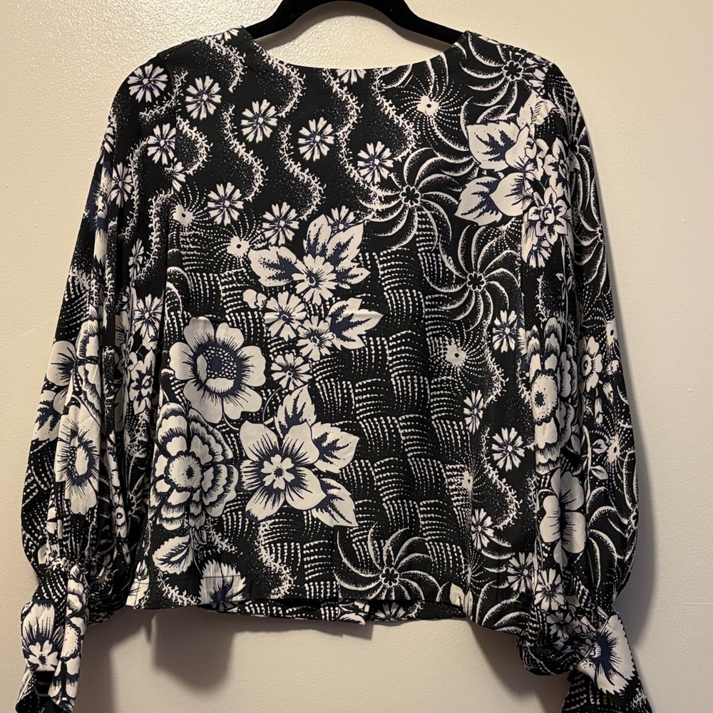Muse Black and White Floral Blouse